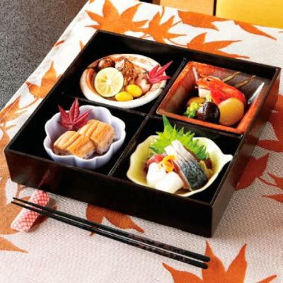 松花堂/月 四つ仕切り月セット