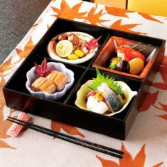 松花堂/月 四つ仕切り月セット
