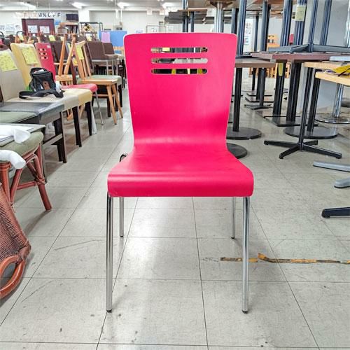 スタッキングイス 赤 幅420×奥行470×高さ830