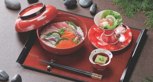 6寸乱引三日月丼朱ツバ黒内朱