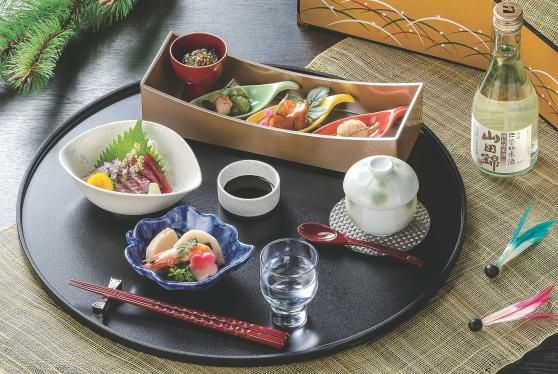 会席丸盆黒乾漆尺5 黒