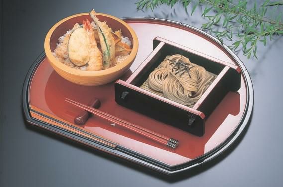 半月盆 半月小町会席盆朱渕黒扇子/溜春慶焼杉尺3寸