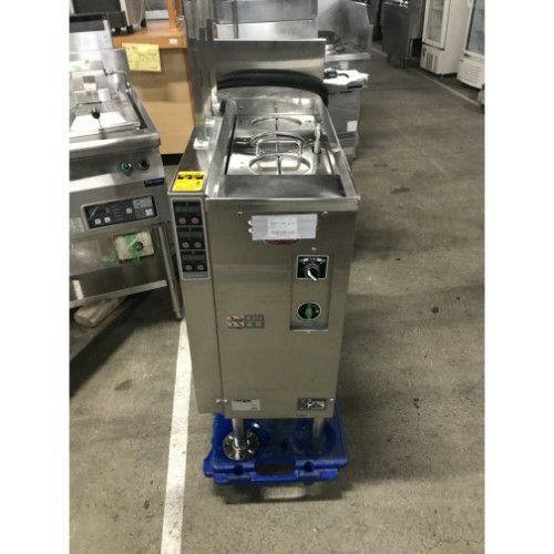 【中古】自動電気ゆで麺機 日本洗浄機 UM-371E 幅330×奥行650×高さ800 三相200V 【送料別途見積】【業務用】 | 中古ゆで麺機 |  業務用厨房機器・調理道具・家具・食器の通販・買い取りサイト テンポスドットコム