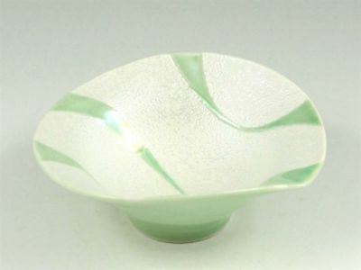 緑青白釉流水ラスター 朝顔形小鉢