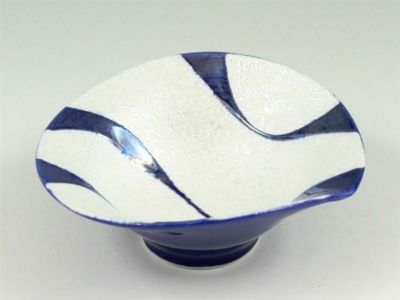 ルリ釉流水ラスター 朝顔形小鉢