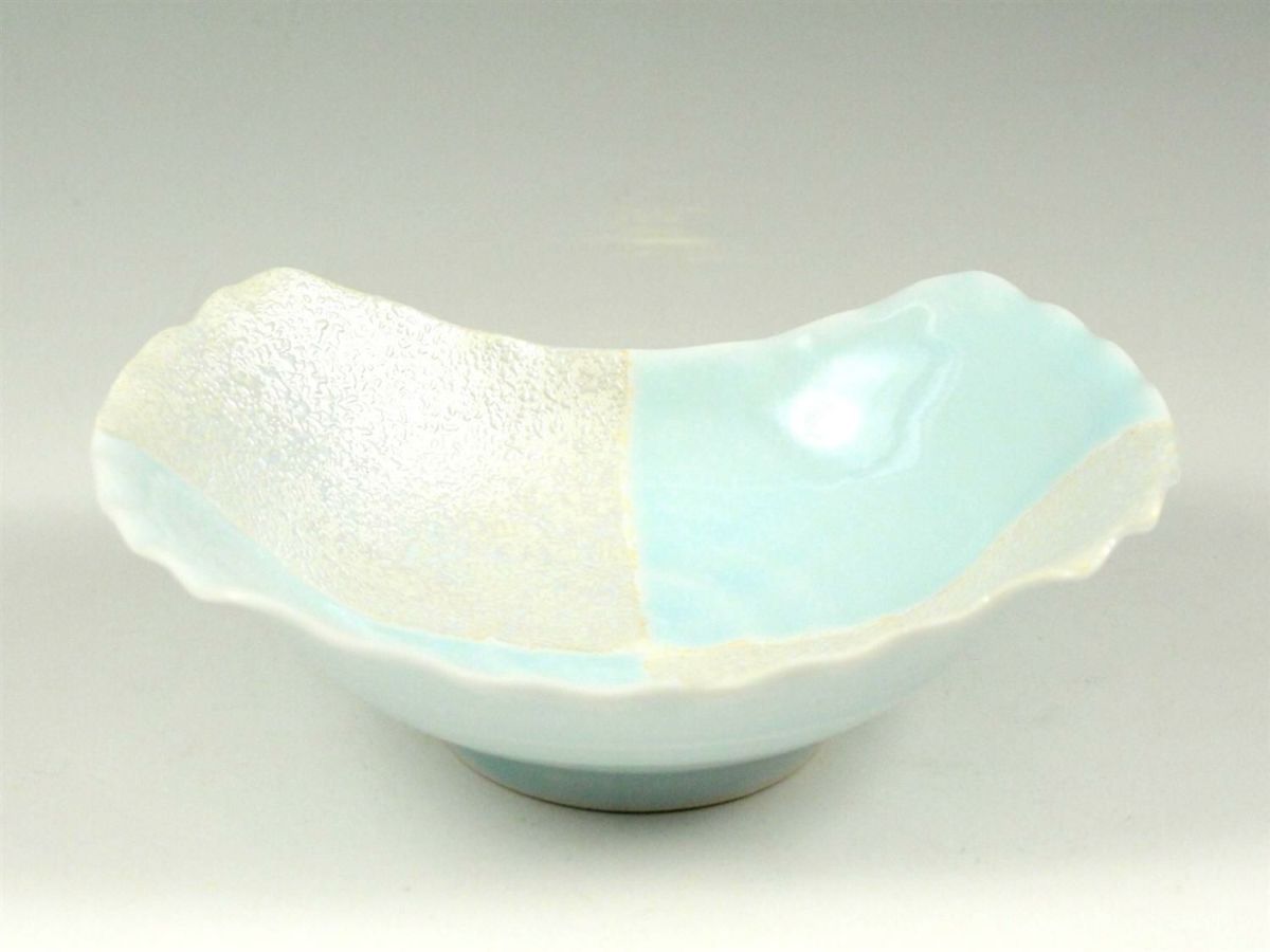 青白磁市松ラスター ウェーブ小鉢