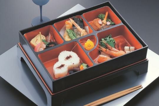 松花堂 尺2寸長手御膳松花堂黒千筋天朱(仕切別)