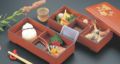 そば弁当 尺0寸仕出し弁当朱に扇面内朱2ツ仕切(汁入付)