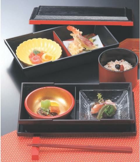 松花堂 8.5寸ハーフ木目松花堂黒渕朱親