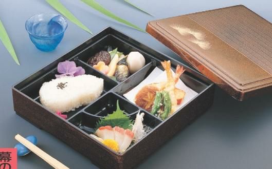 弁当箱 8寸角千筋弁当梨地松葉(仕切別)