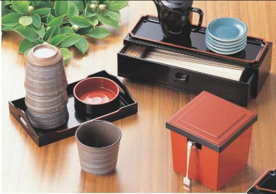 カスター赤絵3点セット(しょう油入れ、カラシ入れ、妻楊子入れ)