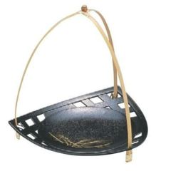 かご 手付三角皿黒塗ススキ