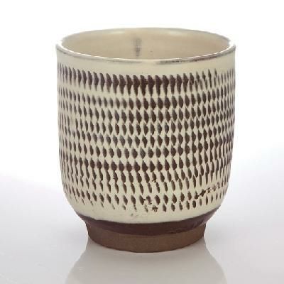 小鹿田焼湯呑（白トビ）