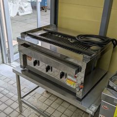 ヒゴグリラー 万能卓上型 電気グリラー 3P-210C 3相200V Y0507 ヒゴグリラー 電気式焼物器(グリラー) 万能タイプ卓上型 幅720