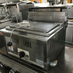 業界最長1年保証】【中古】ガス餃子焼機 マルゼン MGZ-044 幅450×奥行