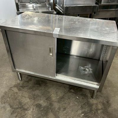 ☆中古品 厨房用品 収納作業台 横1200×奥600×高800㎜ 店頭販売中です！☆ ☆中古品 厨房用品 収納作業台 横1200×奥600×高800㎜ 店頭販売中です！☆