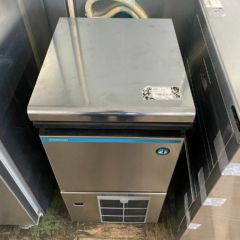 未使用品 　製氷機　２５キロ 　キューブタイプ　GALILEI 　ステンレス製 中古製氷機25kgタイプキューブアイスの通販ならテンポスドットコム