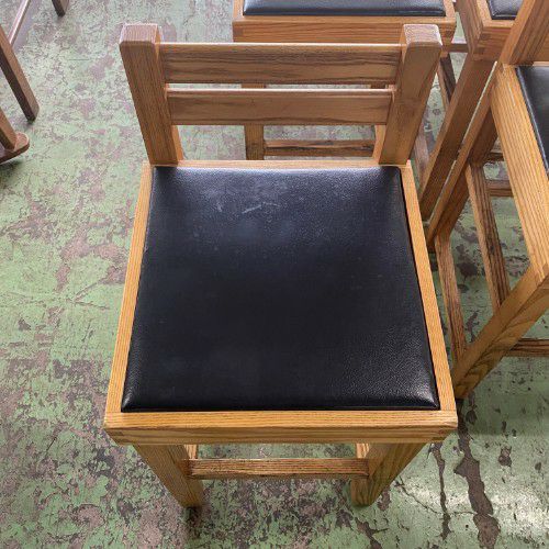 中古】イス 座面ブラック 背付き 幅330×奥行360×高さ650 座面高さ：490