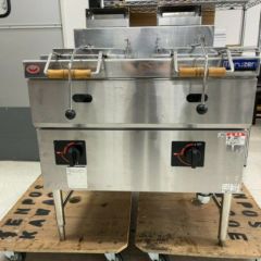 業界最長1年保証】【中古】ガス餃子焼機 マルゼン MGZS-087WB 幅770