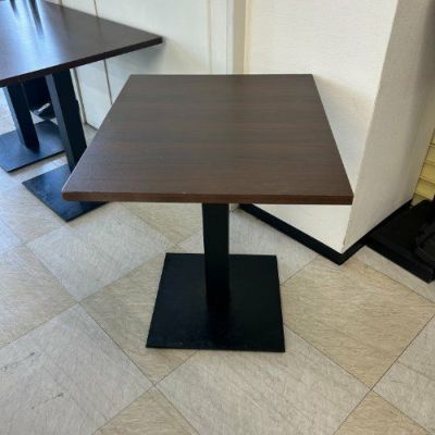 中古】2名掛けテーブル ダークブラウン 角ベース 幅600×奥行700×高さ