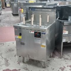 中古】電気式ゆで麺機 日本洗浄機 UM721E 幅504×奥行652×高さ1135 三相