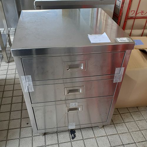 業務用  サーバー台1台引取りのみ販売‼️値下げしました 中古】作業台 引出し付き BGなし 幅600×奥行600×高さ800 【送料別途