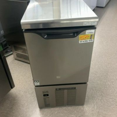 製氷機25k Daiwa冷機LME 1 頼め送料込 12月15日迄 バーチカルタイプ製氷機 LMEシリーズ | 製氷機 | 製品情報 | 大和冷機