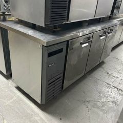 業務用/新品】【イトミック】床置き型電気温水器（角型