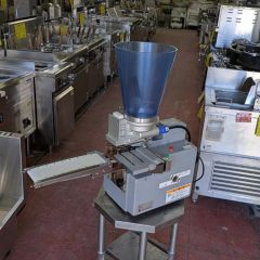 業務用　餃子製造機　東亜工業　餃子革命　MA-G-1030 餃子 中古】 東亜工業 TOA小型餃子製造機「餃子革命」MA-G-1030 業務