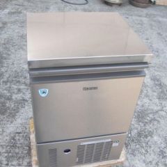 中古製氷機35kgタイプキューブアイスの通販ならテンポスドットコム