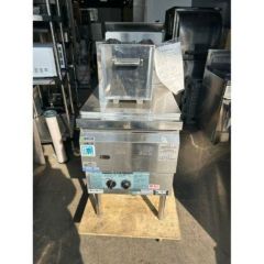 【動確済み】キッチンテクノ 業務用フライヤー CF3-GA18-L16 都市ガス フライヤー コメットカトウ CF3-GA18-L16（ガス機器）の詳細